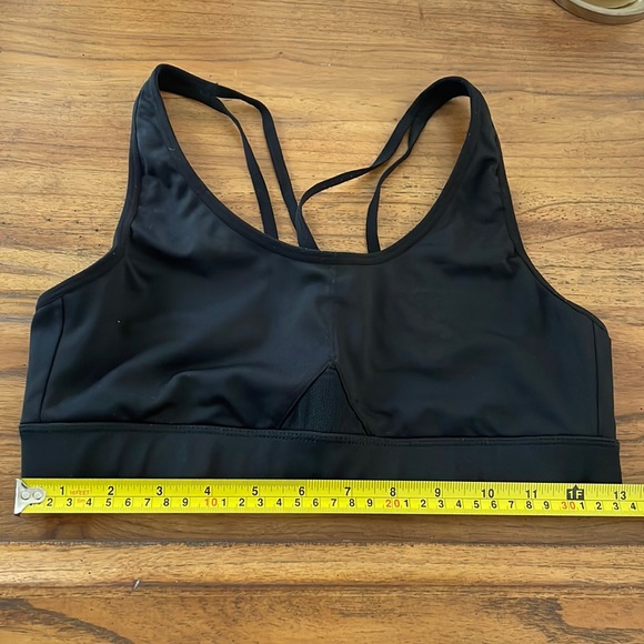 C9 Women’s Strappy Crossback Sports Bra in Black. Medium? Unk size - see photos - Picture 1 of 3